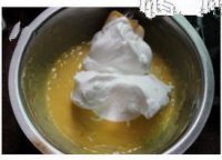 菠萝戚风蛋糕卷的做法步骤5