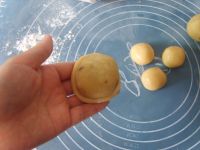 板栗绿豆蓉月饼的做法步骤8