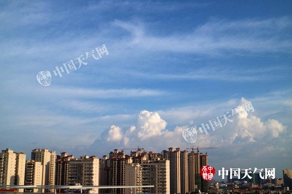 台风来临前的玉林上空_副本.jpg