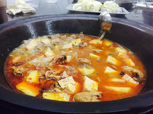 济南哪有铁锅炖饭店 济南铁锅炖哪家好吃