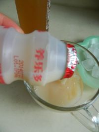 养乐多绿茶冰的做法步骤6