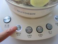 西洋参红枣鸡汤的做法步骤7