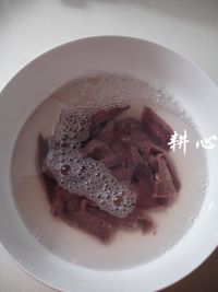 油面筋猪肝汤的做法步骤2