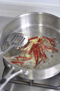 炒扁豆丝的做法步骤8