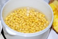 和田枣干果豆浆的做法步骤2