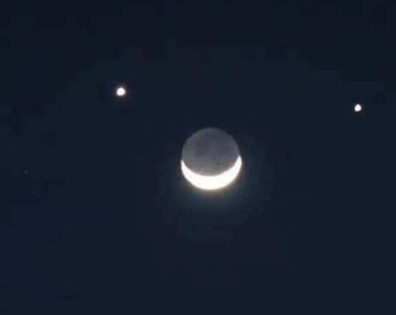 双星伴月是什么星 双星伴月的“双星”是指什么星