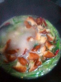 黄瓜丝麻花汤的做法步骤3