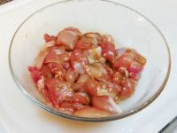 鸡丁冬菇盖浇饭的做法步骤1
