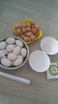 快手腌咸蛋的做法步骤2