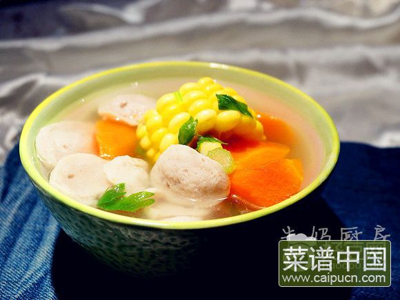 胡萝卜玉米肉丸汤