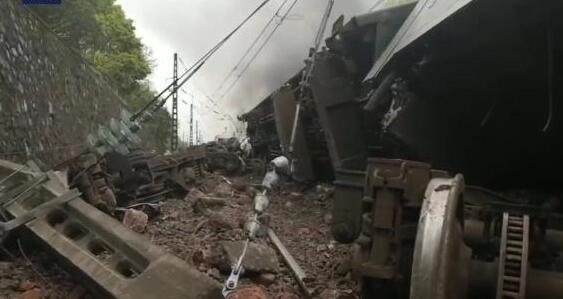 京广铁路段因降雨发生塌方 31趟列车晚点无人员死亡
