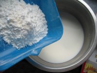 脆皮炸鲜奶的做法步骤2