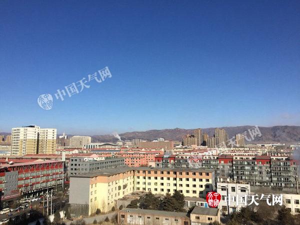 明起内蒙古大风降温降雪来袭 最大降温超10℃伴7级阵风