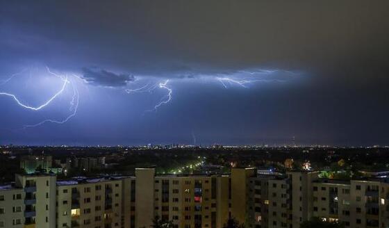 今天江西多地出现强对流天气 吉安抚州等地大雨或雷雨