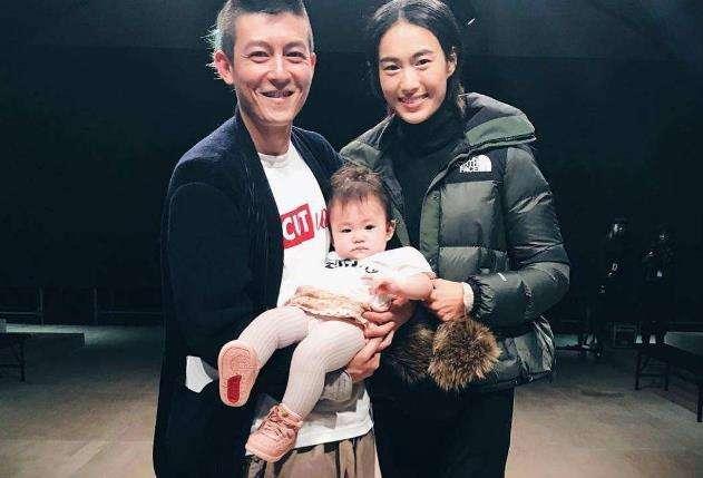 陈冠希晒女儿自画像 网友感叹灵魂画手