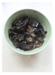 山西过油肉的做法步骤1
