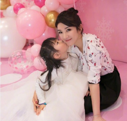 黄奕回忆女儿被夺是怎么回事 黄奕回忆女儿被夺走为最黑暗时刻