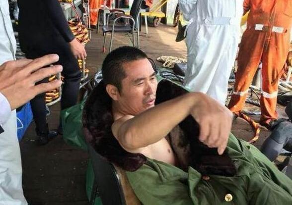珠江货船碰撞事故4名船员获救 其余8名仍困船舱