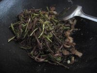 五花肉炒蕨菜的做法步骤7