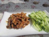 荠菜小饼卷肉丝的做法步骤10