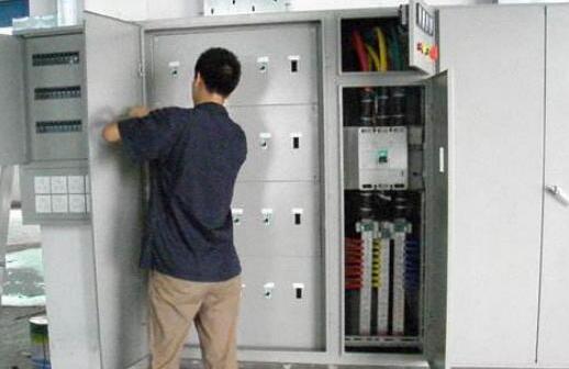 南方三伏天酷热难耐用电量暴涨 福建电负荷突破4100万千瓦