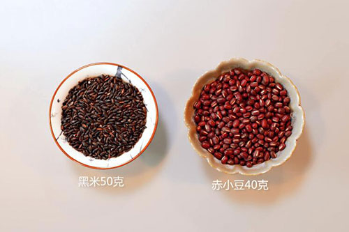 黑米赤小豆粥的做法 家常黑米赤小豆粥怎么做