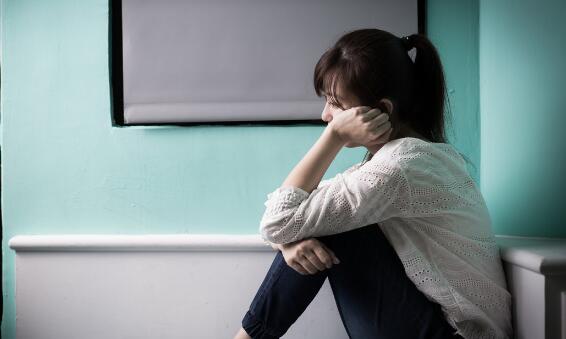 全球近10亿人受精神健康问题影响是怎么回事 每40秒就有1人自杀