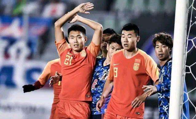 东亚杯国足1-2日本是正常发挥 主教练李铁对比赛结果表示满意