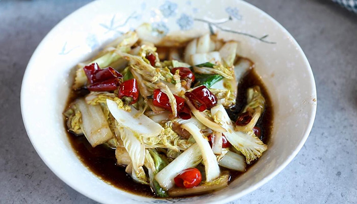 白菜怎么做好吃 金边白菜的家常做法