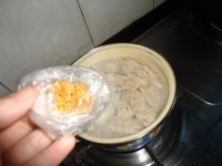 鱼蛋肉饼粿条汤的做法步骤6