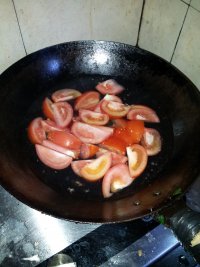番茄紫菜汤的做法步骤2