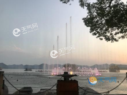 浙江阵雨雷雨袭来浙西中到大雨 今晚到明天浙中大到暴雨