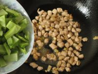 扁豆肉丁饭的做法步骤6