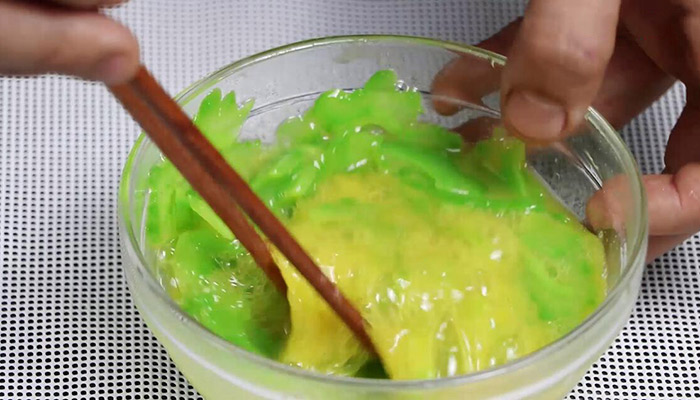煎蛋怎么做好吃 苦瓜煎蛋的做法