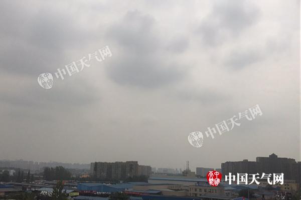 四川国庆假期天气较好 旅游景点易交通拥堵