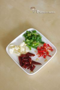 香辣田螺的做法步骤1
