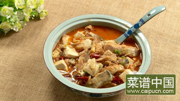 鲶鱼炖豆腐