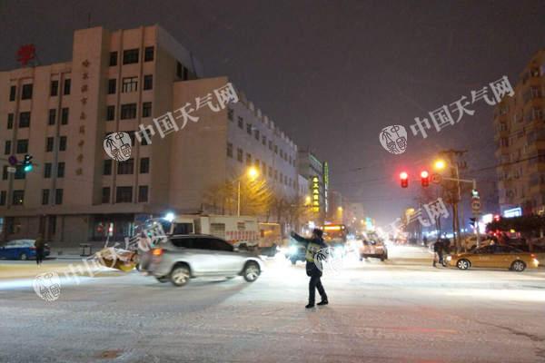 冷空气来袭黑龙江降雪继续 局地降温达14℃以上