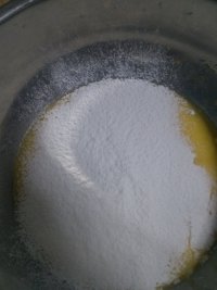 葡萄干蛋糕---第一次烤的的做法步骤5