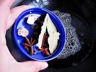 可乐虎皮鹌鹑蛋的做法步骤7