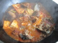 鲶鱼焖豆腐的做法步骤13