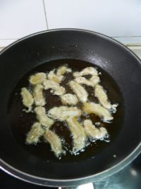 炸酥肉的做法步骤7