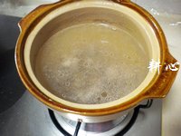 花椰菜虾米排骨汤的做法步骤3