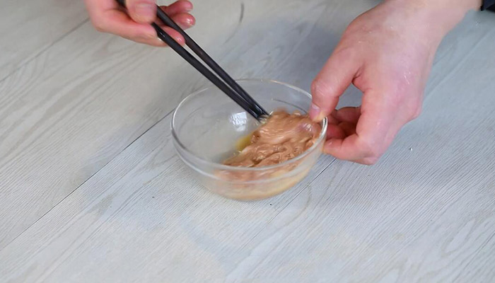 里脊肉怎么好吃 金针菇炒里脊肉的做法
