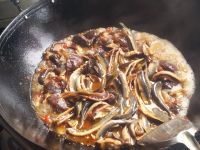 水煮泥鳅的做法步骤15