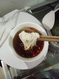 快手酸辣面的做法步骤5