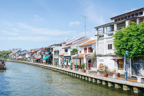 马六甲海峡位于什么半球