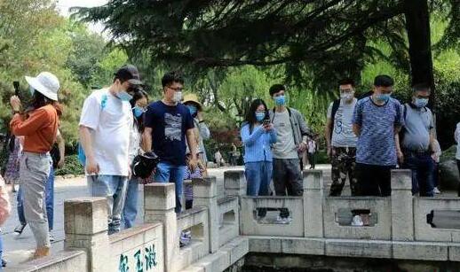 近期山东降雨为趵突泉“解渴” 目前仍处于橙色警戒线以内