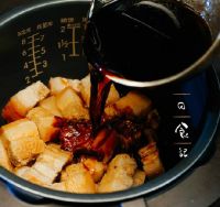 电饭煲红烧肉的做法步骤3