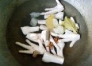 山寨版红烧凤爪的做法步骤2